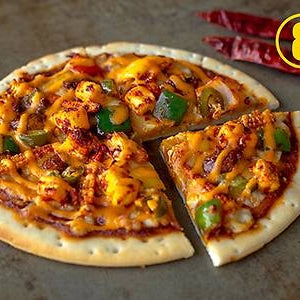 Achari Paneer Pizza